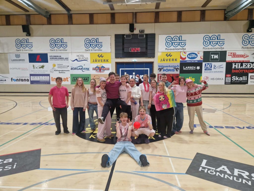 Sgurvegar voru liðsmenn bleika liðsins.